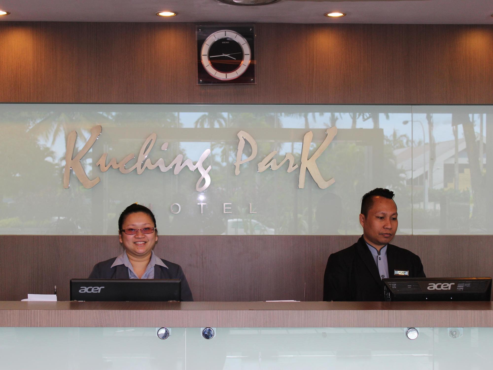 Kuching Park Hotel Esterno foto